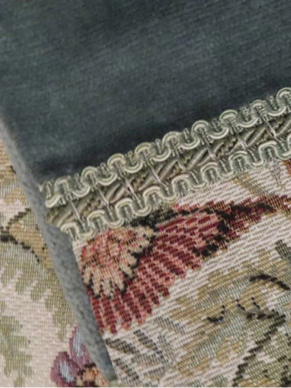 Table Runner - Exotic Birds and Flowers